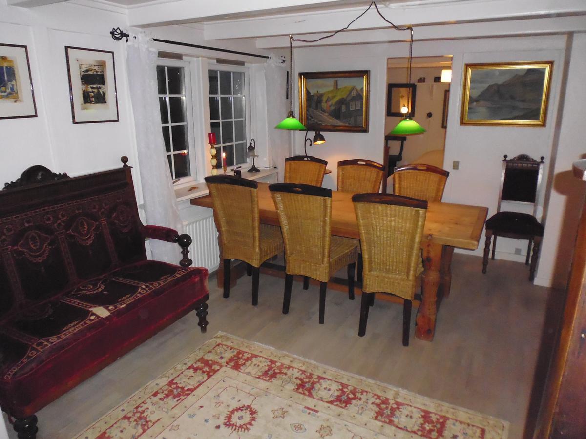 Idyllic House Near River And Ocean Villa Leynar Bagian luar foto